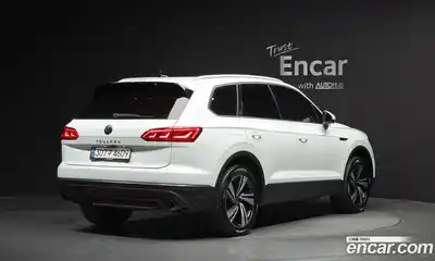 Volkswagen Touareg 2022 3.0 гидро в Москве № 215237, миниатюра 2