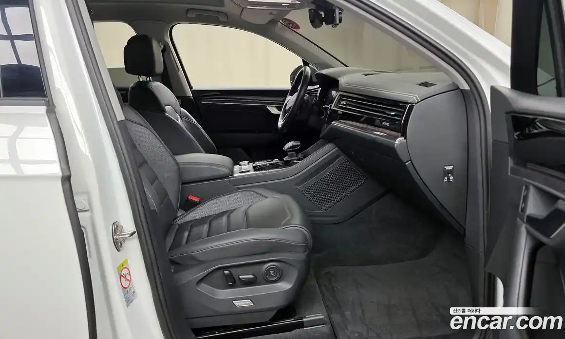 Volkswagen Touareg 2022 3.0 гидро в Москве № 215237, фото 10