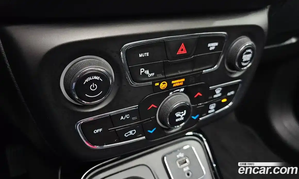 Jeep Compass 2018 2.4 гидро в Москве № 215451, фото 16