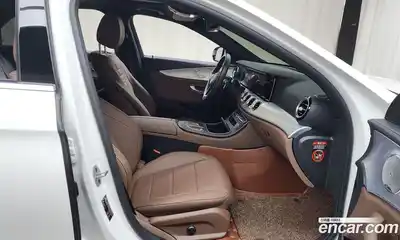Mercedes-Benz E-Class 2021 2.0 гидро, миниатюра 11