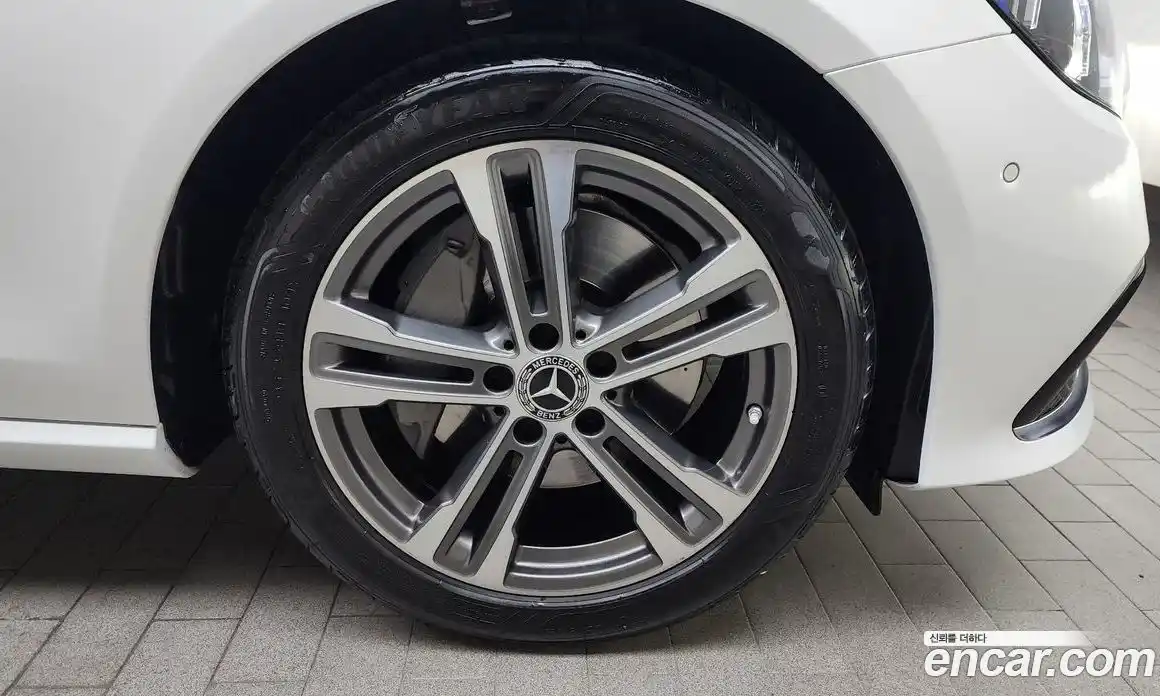 Mercedes-Benz E-Class 2021 2.0 гидро, фото 5