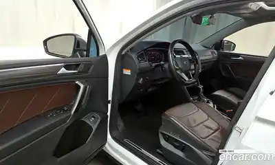Volkswagen Tiguan 2022 2.0 гидро в Москве № 232189, миниатюра 11