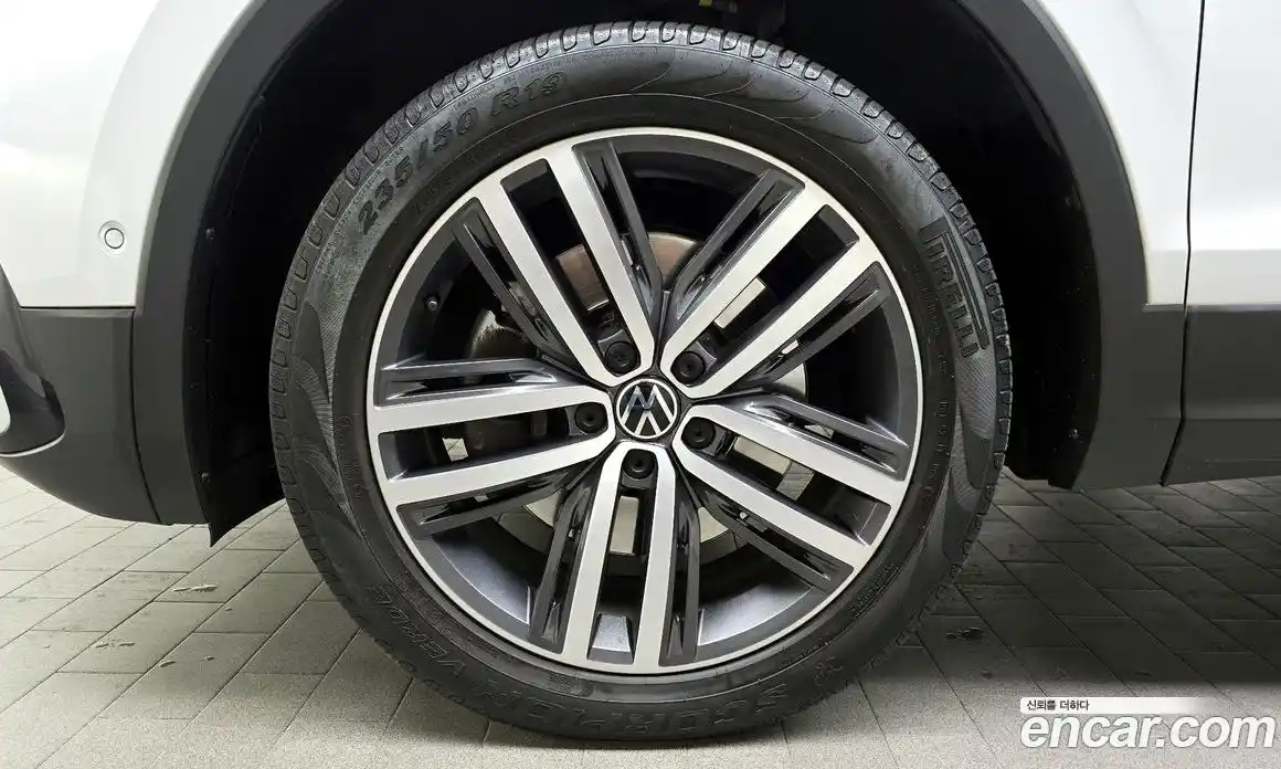 Volkswagen Tiguan 2022 2.0 гидро в Москве № 232189, фото 5