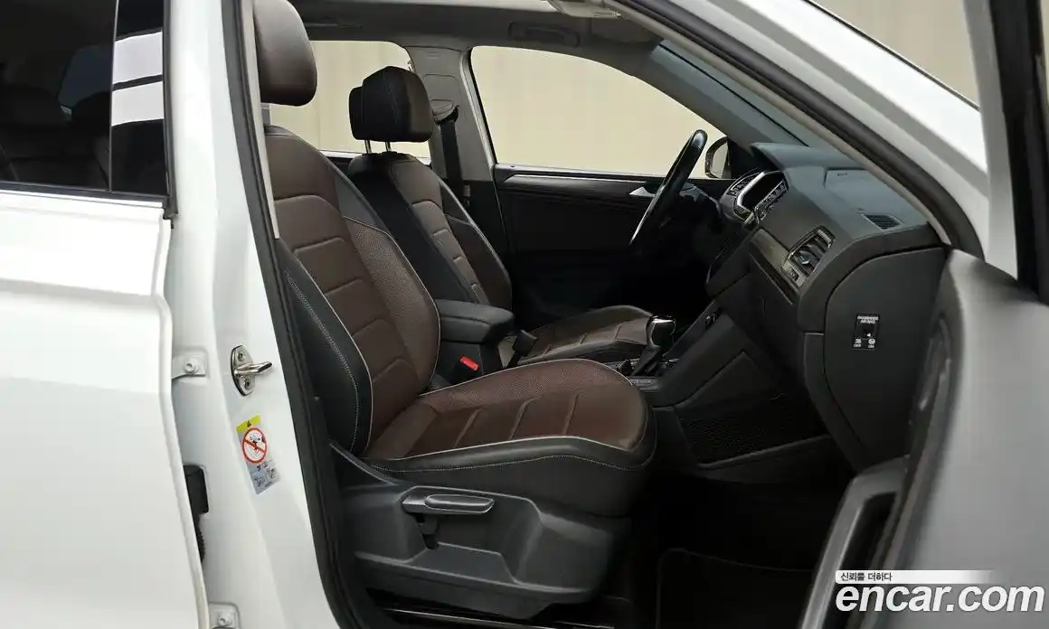 Volkswagen Tiguan 2022 2.0 гидро в Москве № 232189, фото 10