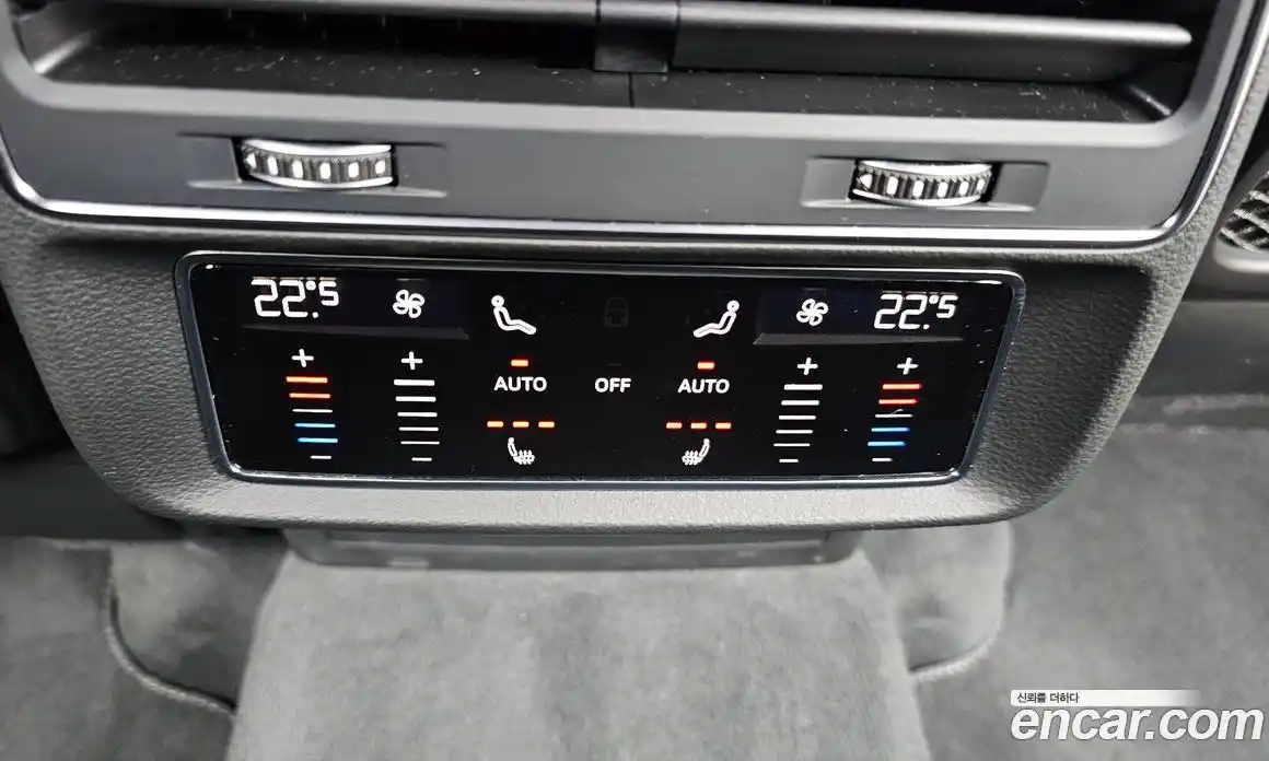 Audi Q8 2023 3.0 гидро в Москве № 247934, фото 18