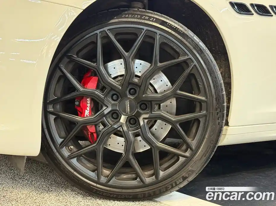 Maserati Quattroporte 2017 3.0 гидро в Москве № 255974, фото 19