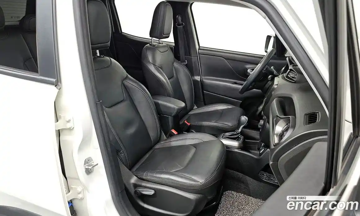 Jeep Renegade 2019 2.4 гидро в Москве № 278455, фото 12