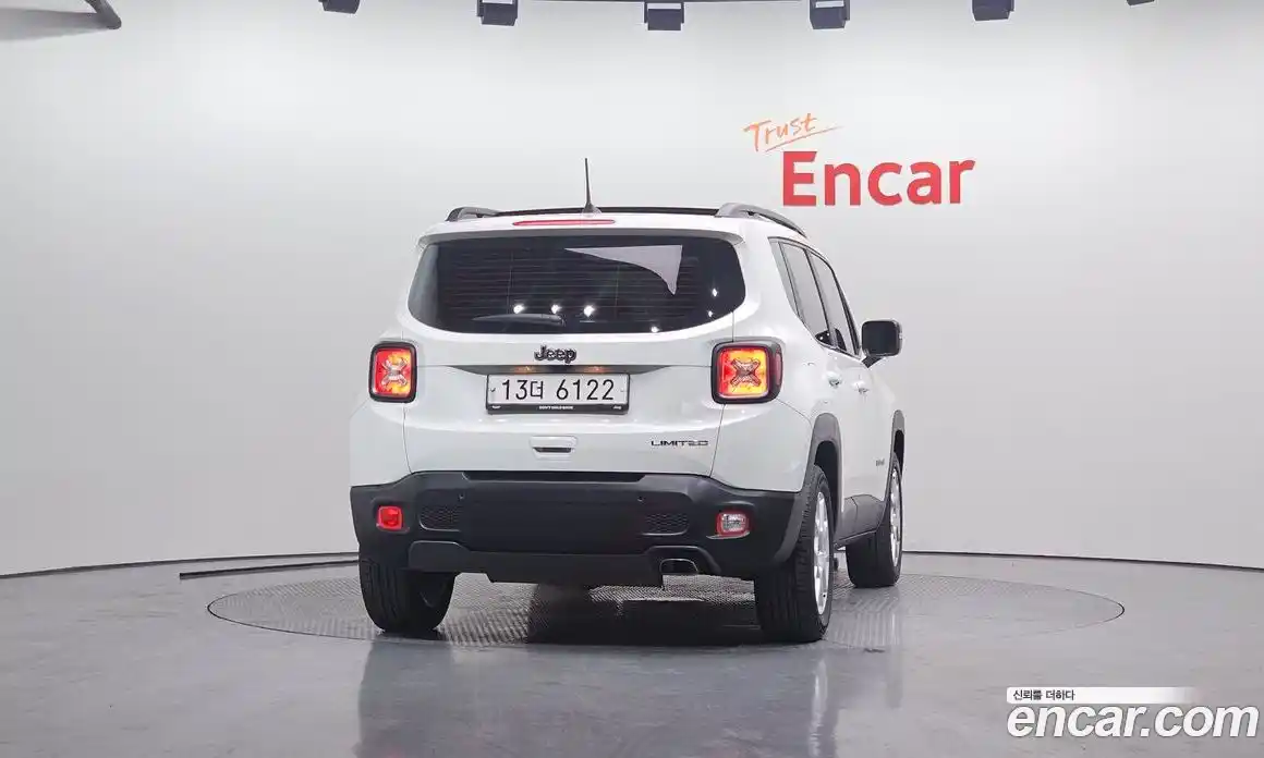 Jeep Renegade 2019 2.4 гидро в Москве № 278455, фото 4