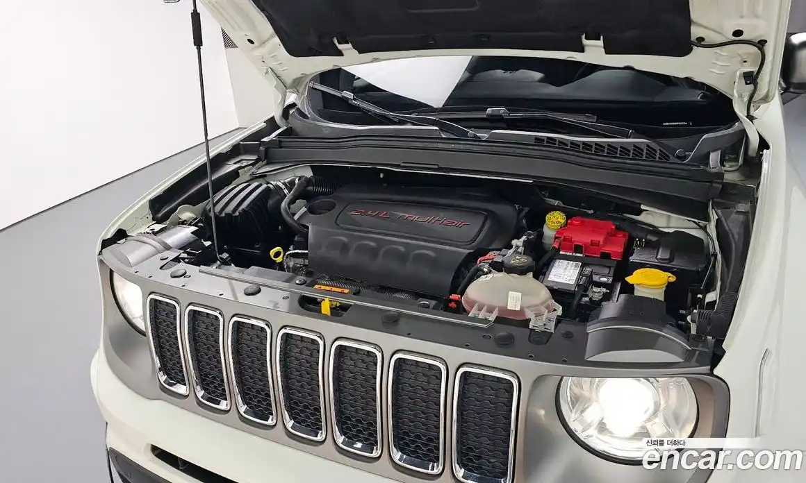 Jeep Renegade 2019 2.4 гидро в Москве № 278455, фото 6