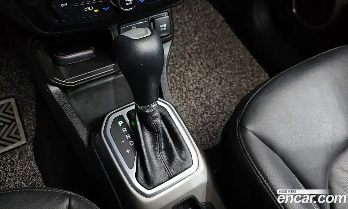 Jeep Renegade 2019 2.4 гидро в Москве № 278455, фото 9
