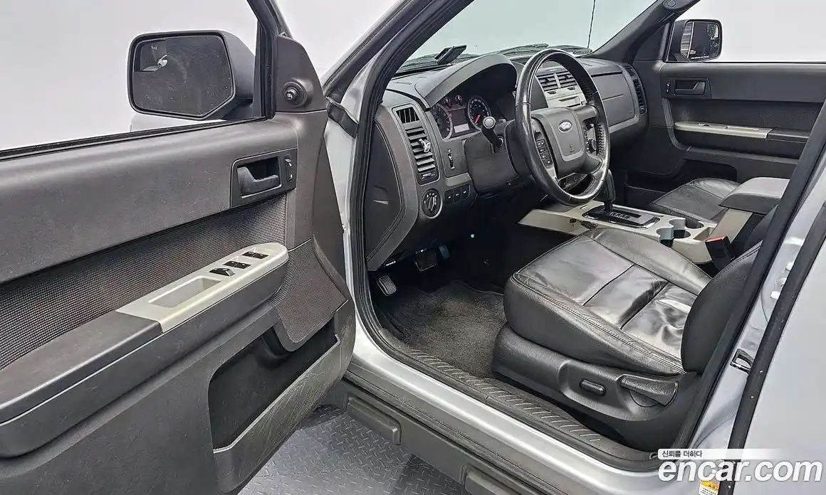 Ford Escape 2011 2.5 гидро в Москве № 281653, фото 11