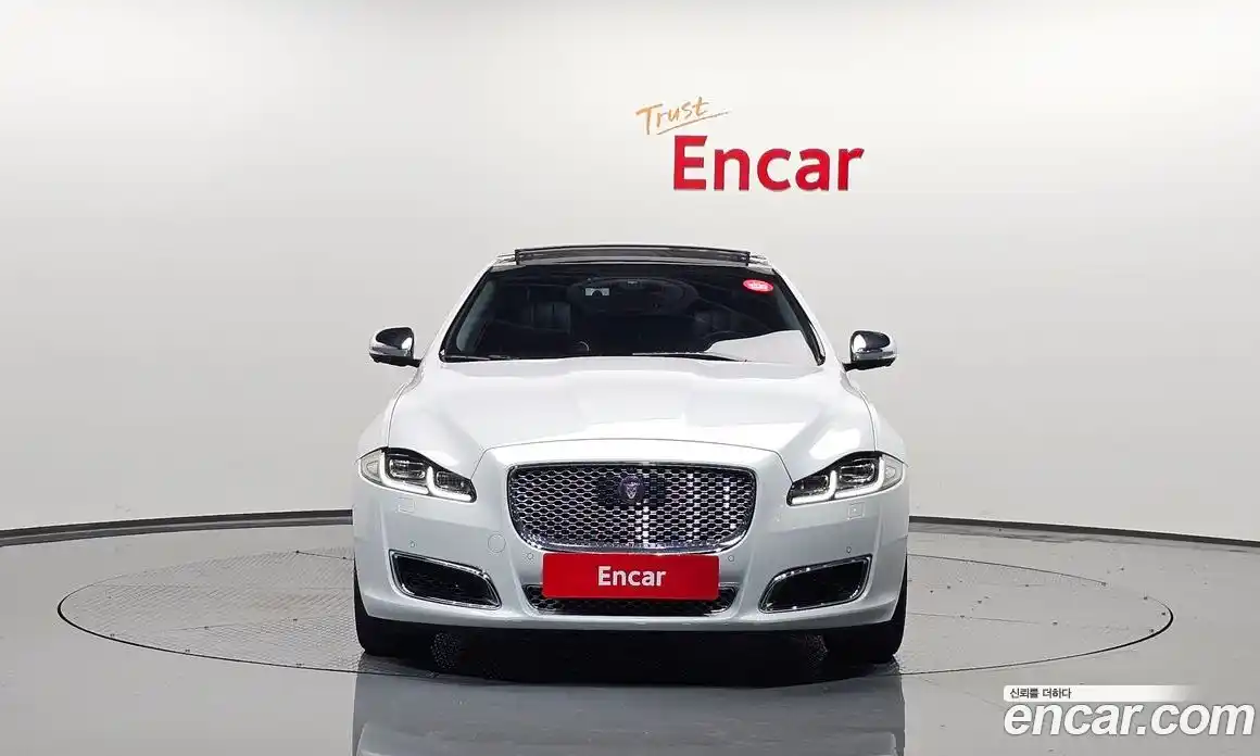 Jaguar XJ 2016 3.0 гидро в Москве № 305052, фото 3