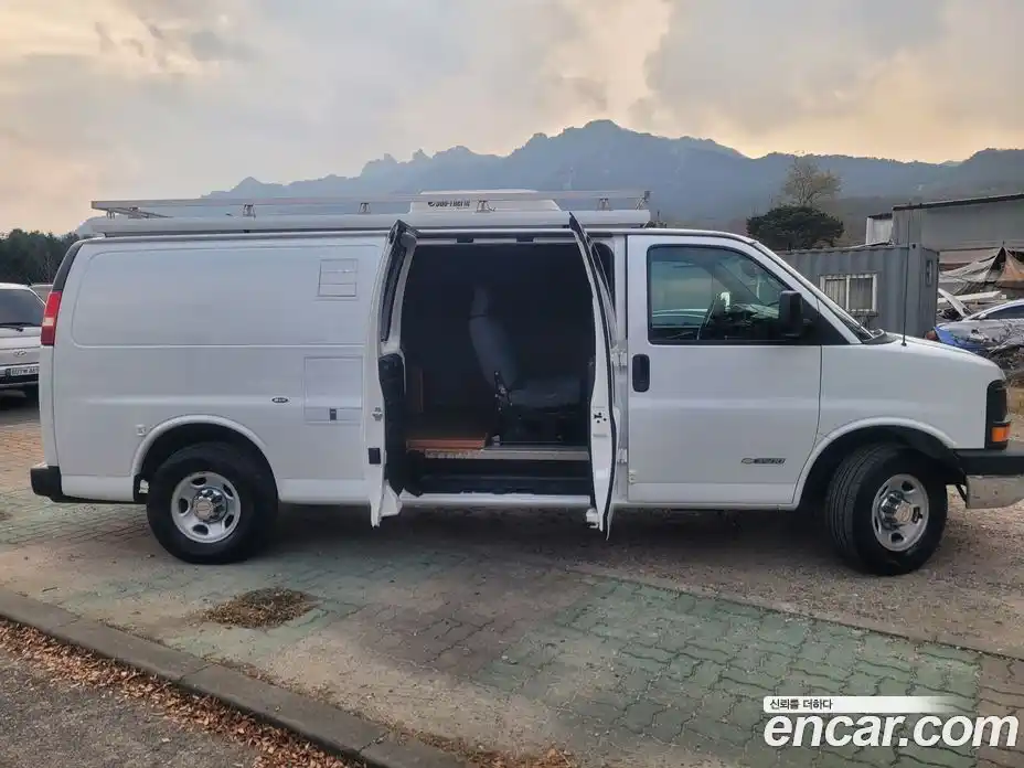 Chevrolet Express Van 2005 6.0 гидро в Москве № 375167, фото 19