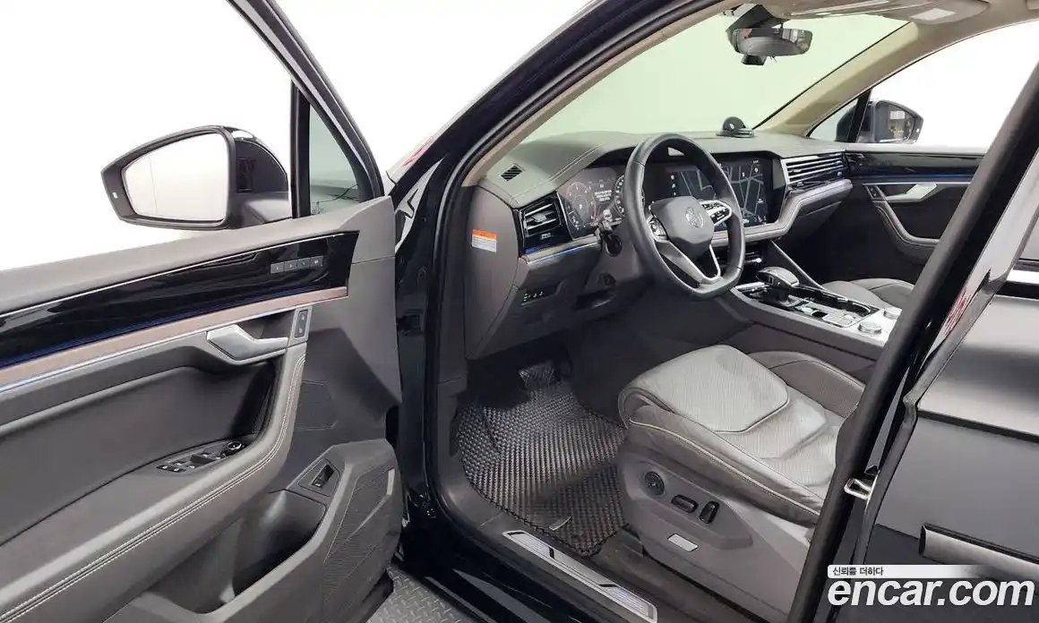 Volkswagen Touareg 2023 3.0 гидро в Москве № 428928, фото 10