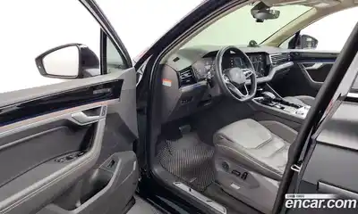 Volkswagen Touareg 2023 3.0 гидро в Москве № 428928, миниатюра 10