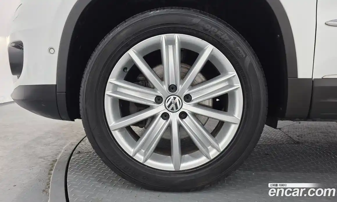 Volkswagen Tiguan 2014 2.0 гидро в Москве № 629185, фото 5