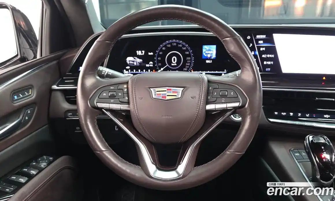 Cadillac Escalade 2023 6.2 гидро в Москве № 718083, фото 13