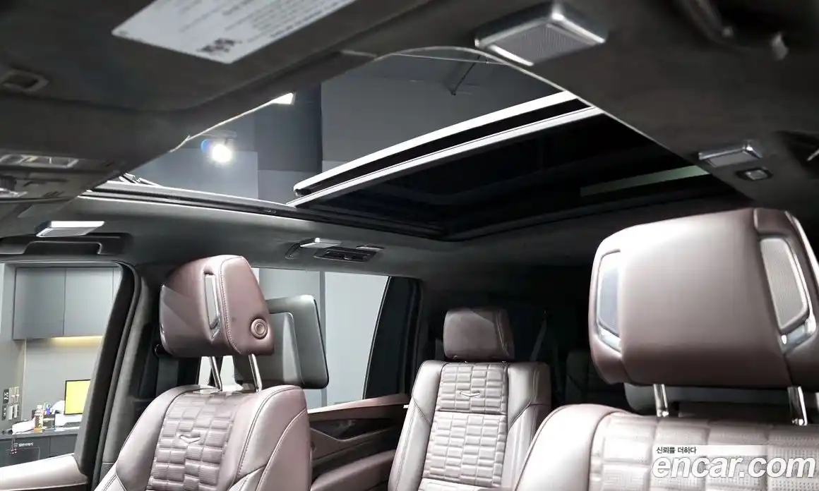 Cadillac Escalade 2023 6.2 гидро в Москве № 718083, фото 17