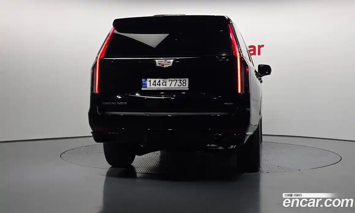 Cadillac Escalade 2023 6.2 гидро в Москве № 718083, фото 4