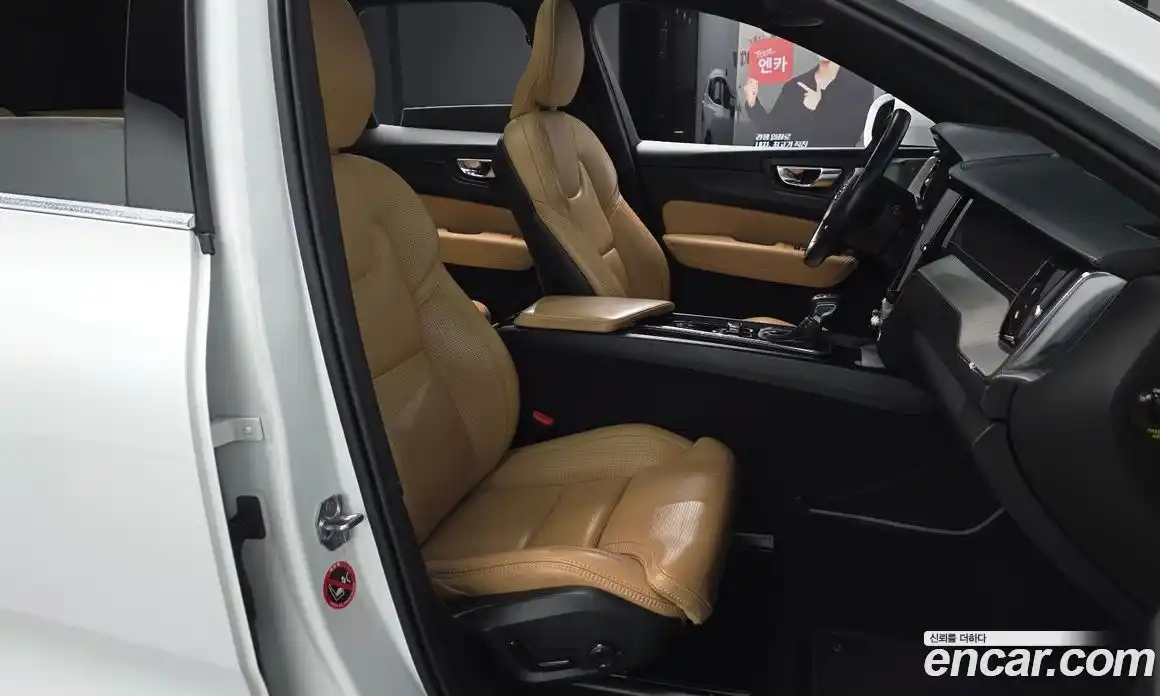 Volvo XC60 2020 2.0 гидро в Москве № 724127, фото 9