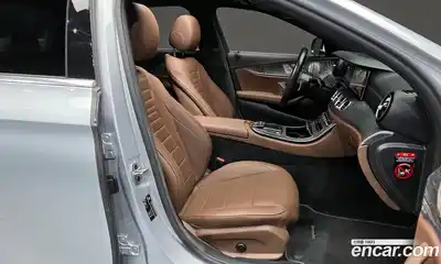 Mercedes-Benz E-Class 2022 2.0 гидро, миниатюра 11