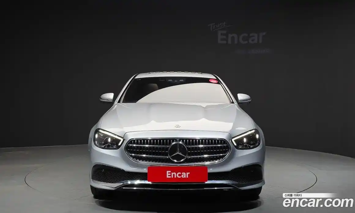 Mercedes-Benz E-Class 2022 2.0 гидро, фото 3