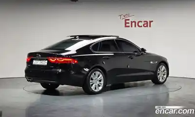 Jaguar XF, 2016
