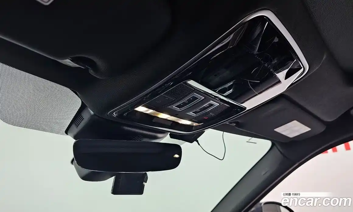 Land Rover Range-Rover Velar 2018 3.0 гидро в Москве № 824860, фото 16