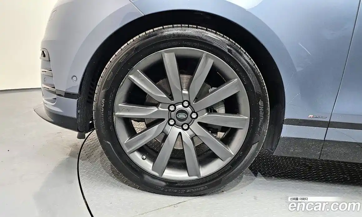 Land Rover Range-Rover Velar 2018 3.0 гидро в Москве № 824860, фото 5
