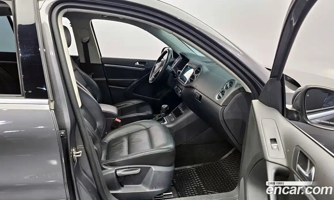 Volkswagen Tiguan 2014 2.0 гидро в Москве № 826166, фото 11