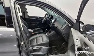 Volkswagen Tiguan 2014 2.0 гидро в Москве № 826166, миниатюра 11