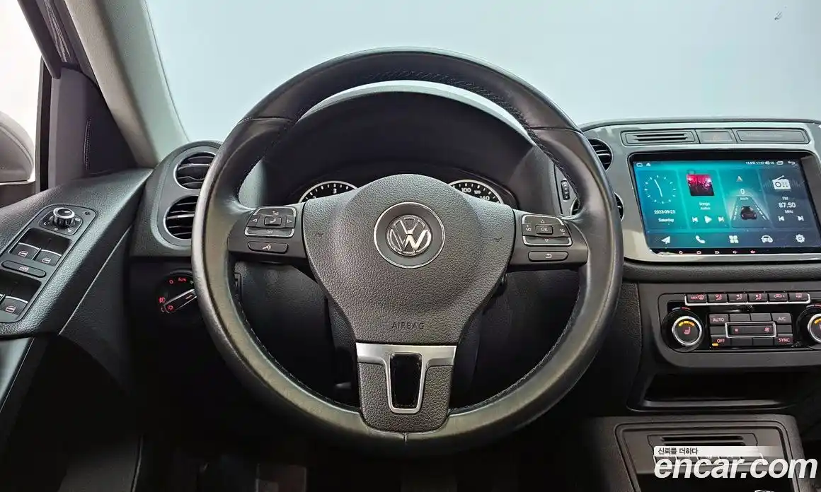 Volkswagen Tiguan 2014 2.0 гидро в Москве № 826166, фото 13