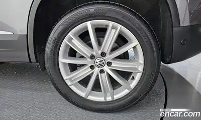 Volkswagen Tiguan 2014 2.0 гидро в Москве № 826166, миниатюра 5