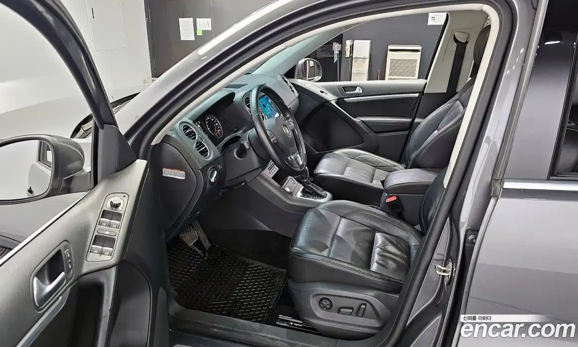 Volkswagen Tiguan 2014 2.0 гидро в Москве № 826166, фото 10