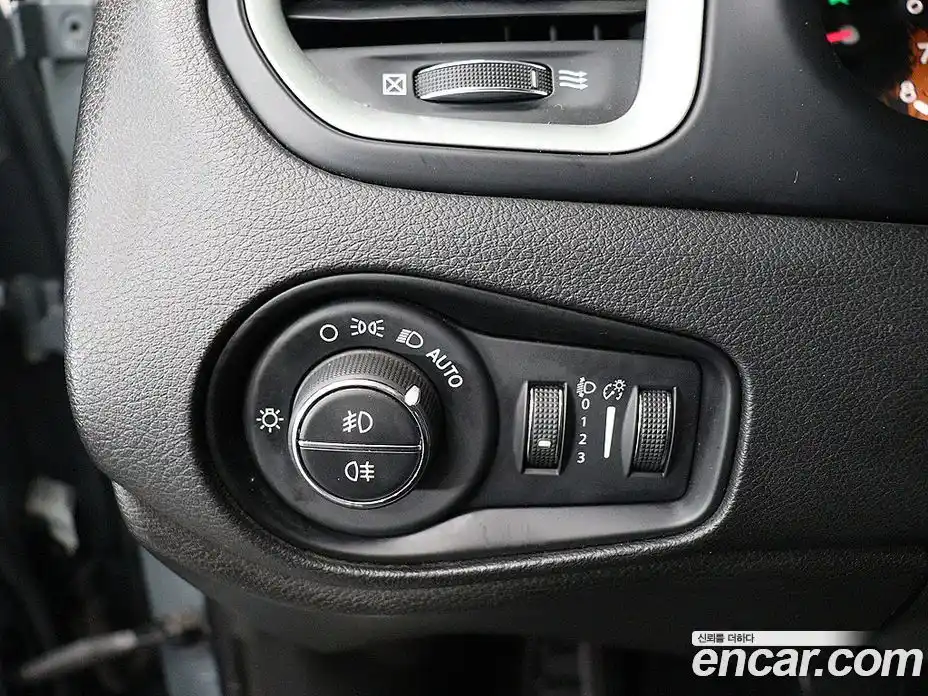 Jeep Renegade 2018 2.4 гидро в Москве № 826638, фото 12