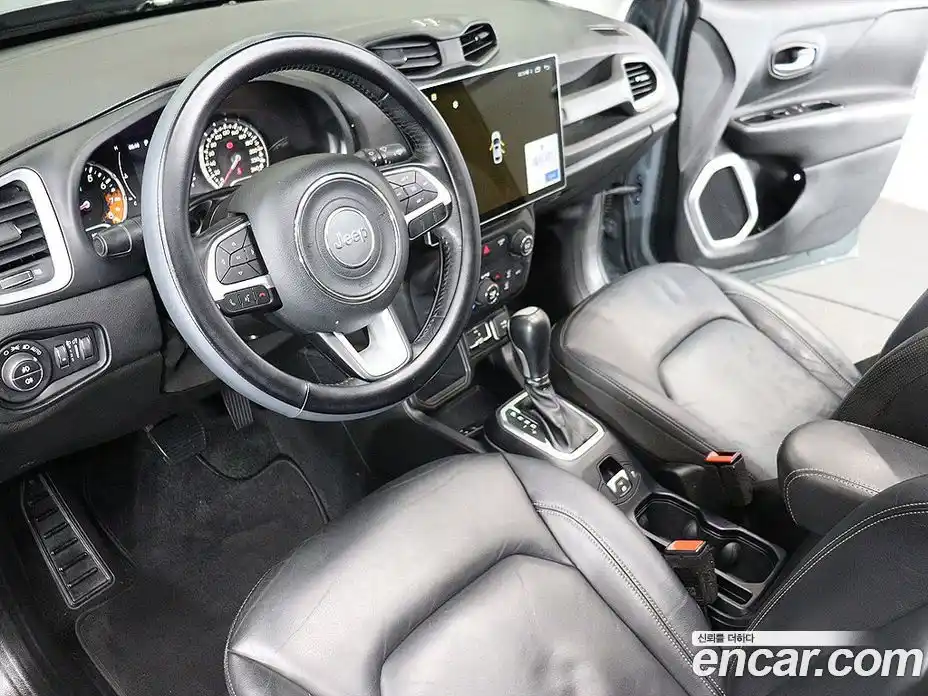 Jeep Renegade 2018 2.4 гидро в Москве № 826638, фото 18