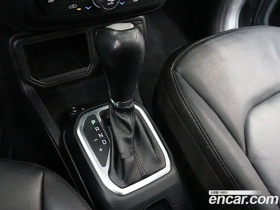 Jeep Renegade 2018 2.4 гидро в Москве № 826638, фото 9