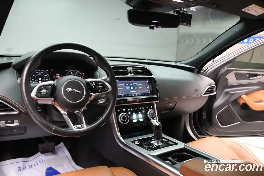 Jaguar XE 2020 2.0 гидро в Москве № 897263, фото 12