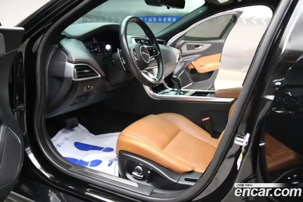 Jaguar XE 2020 2.0 гидро в Москве № 897263, фото 13