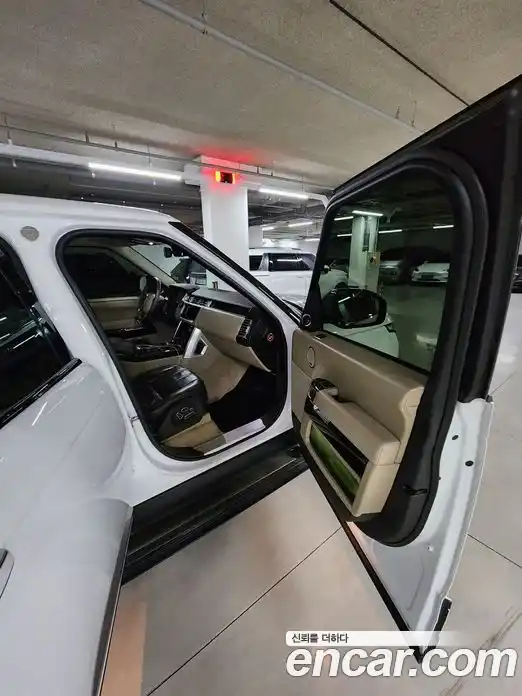 Land Rover Range-Rover 2015 5.0 гидро в Москве № 975807, фото 13