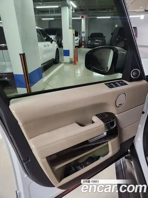 Land Rover Range-Rover 2015 5.0 гидро в Москве № 975807, фото 18