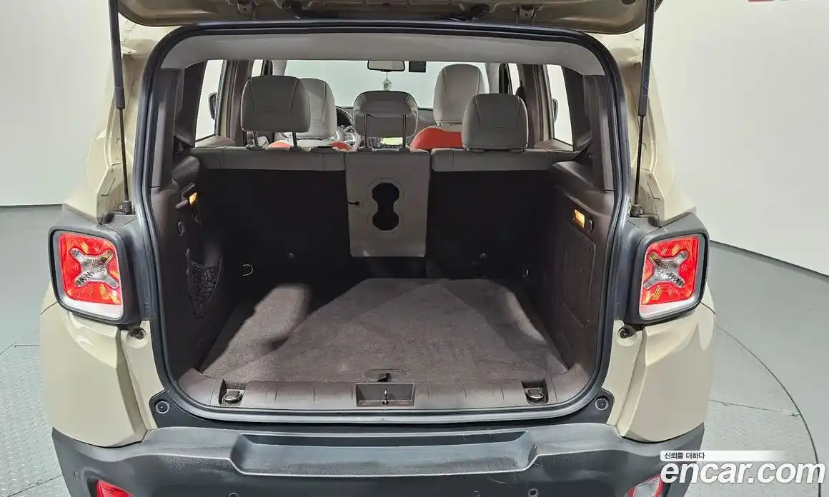 Jeep Renegade 2016 2.0 гидро в Москве № 1015063, фото 20