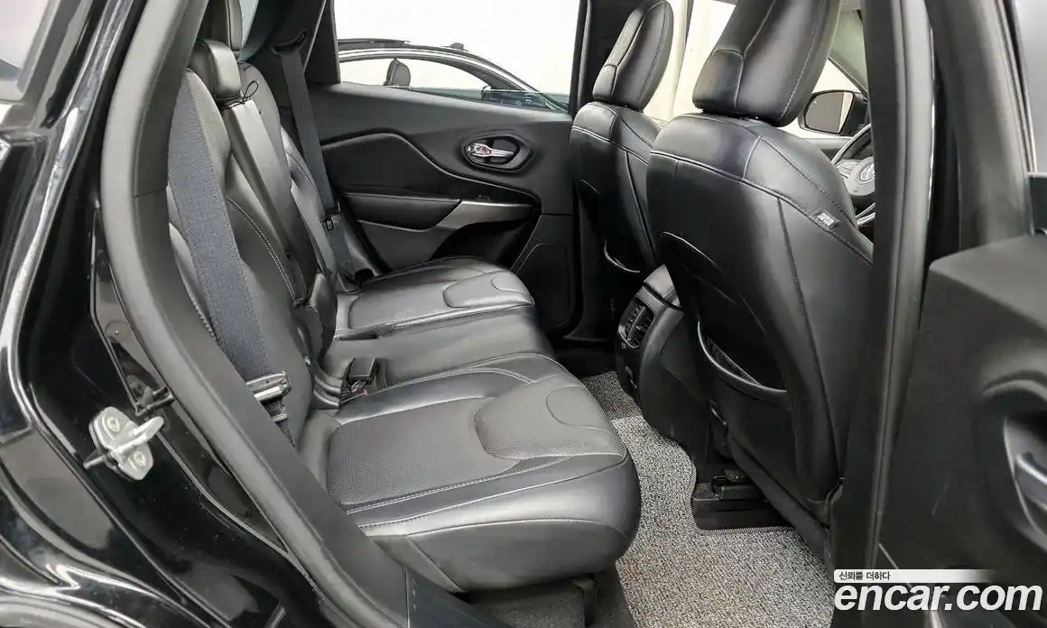 Jeep Cherokee 2019 2.4 гидро в Москве № 1015101, фото 12