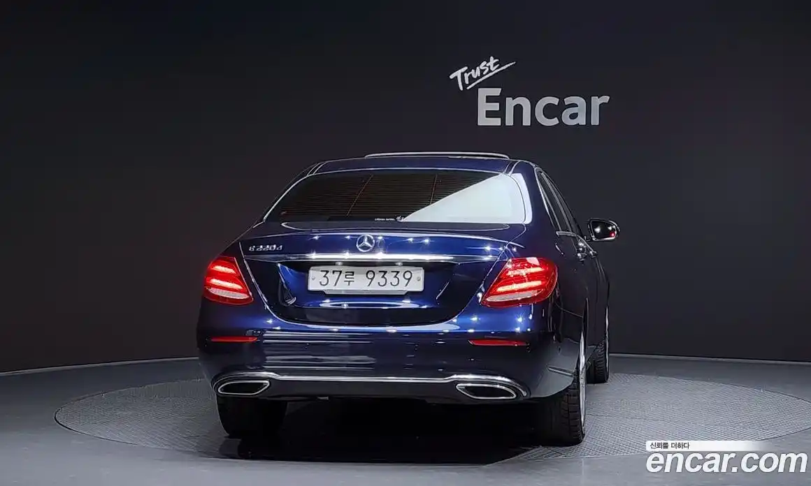 Mercedes-Benz E-Class 2016 1.9 гидро в Москве № 142808, фото 4