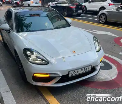 Porsche Panamera, 2018