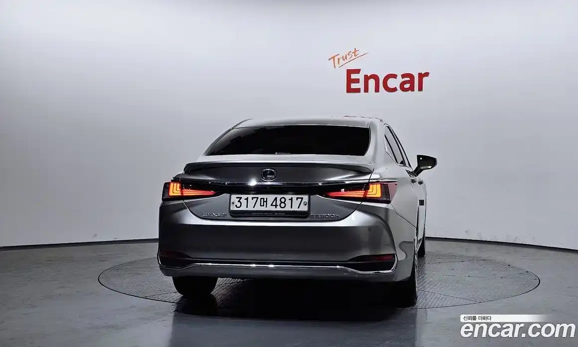 Lexus ES 2021 2.5 гидро в Москве № 168217, фото 4