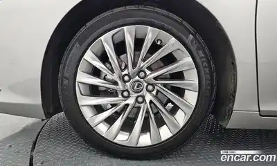 Lexus ES 2021 2.5 гидро в Москве № 168217, миниатюра 5