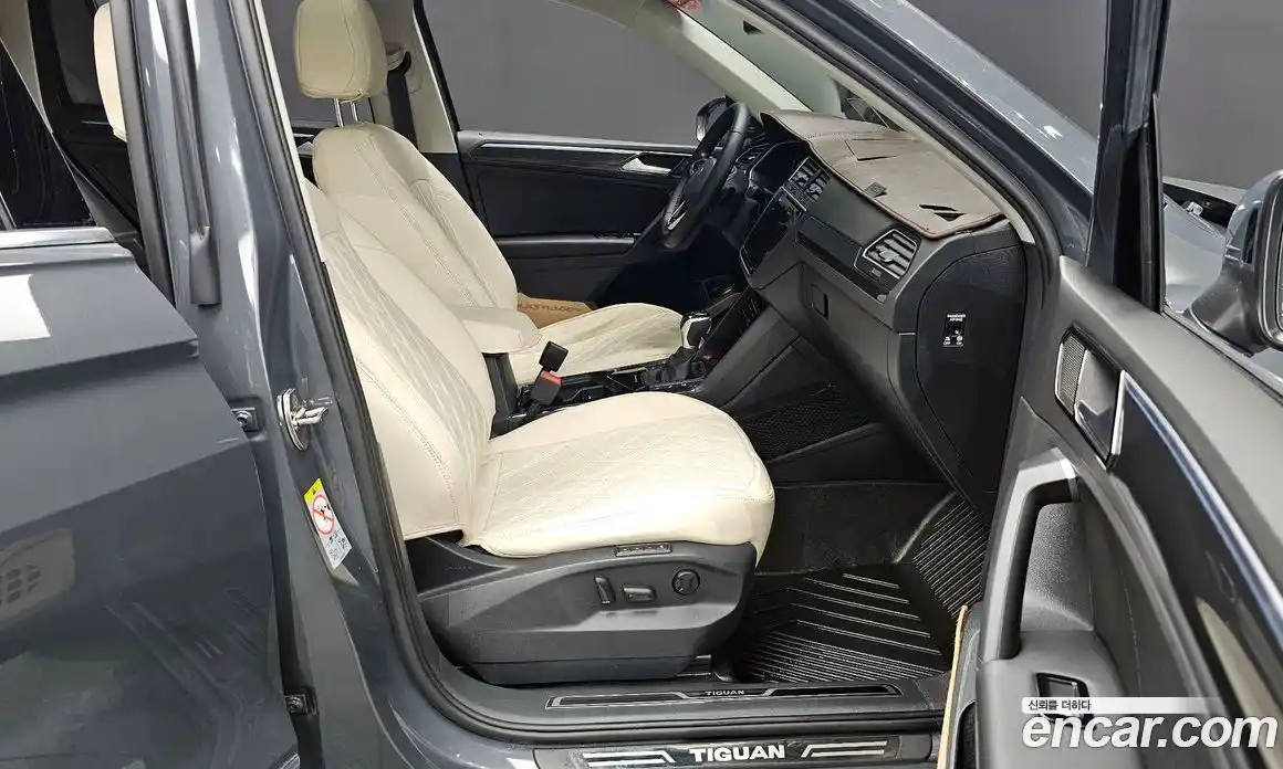 Volkswagen Tiguan 2021 2.0 гидро в Москве № 168886, фото 11
