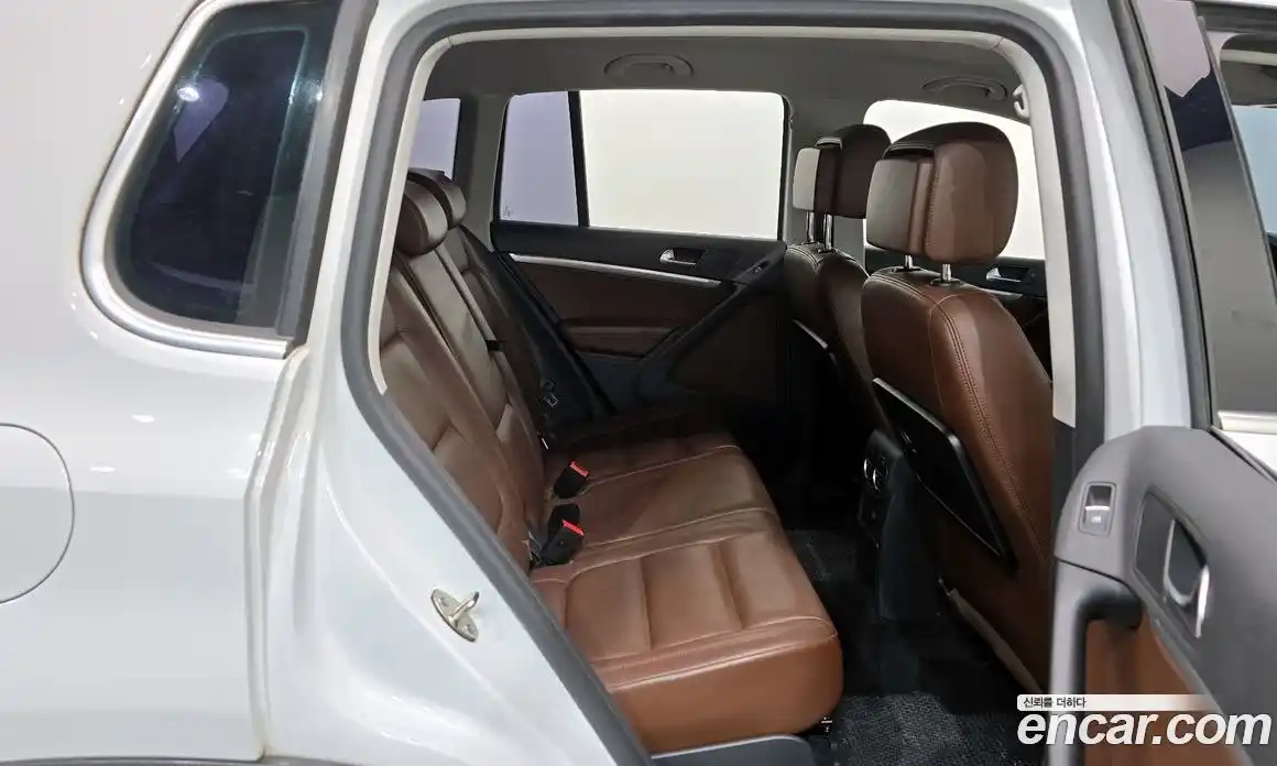 Volkswagen Tiguan 2015 2.0 гидро в Москве № 199116, фото 12
