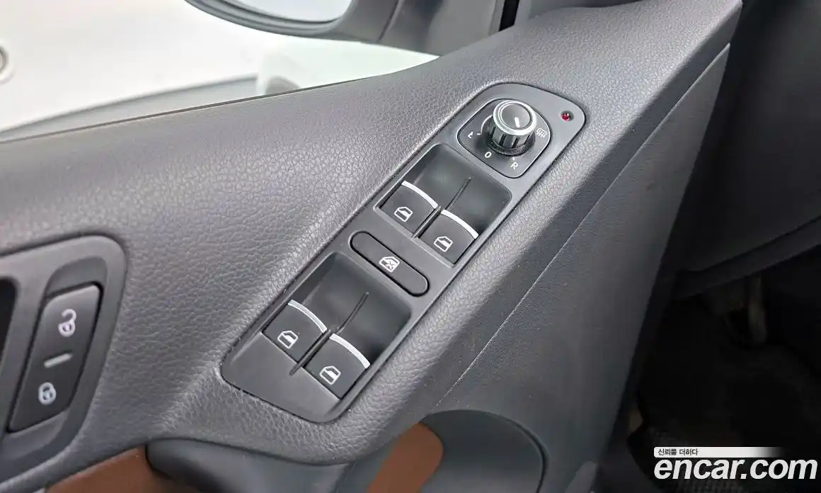 Volkswagen Tiguan 2015 2.0 гидро в Москве № 199116, фото 17